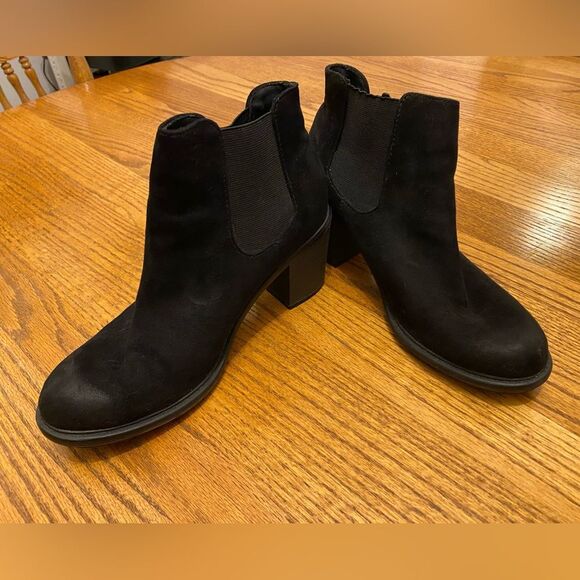 Merona Black Suede Chelsea 3in Heeled Bootie Ankle Boots - Picture 1 of 9